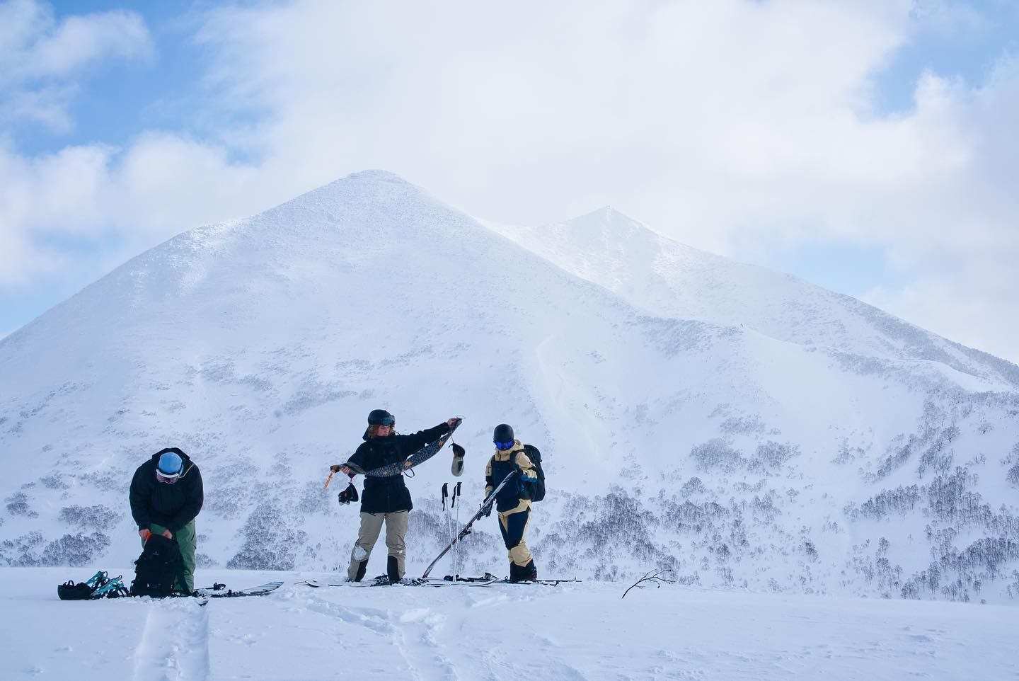 Introducing Hikari: Choose Your Ski Instructor in Japan