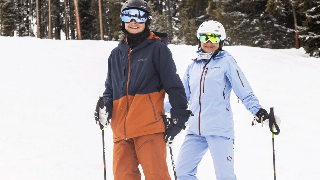 The complete Japan packing list for your winter trip! Discover what to bring, what to skip, and how to pack smart for your ski holiday!